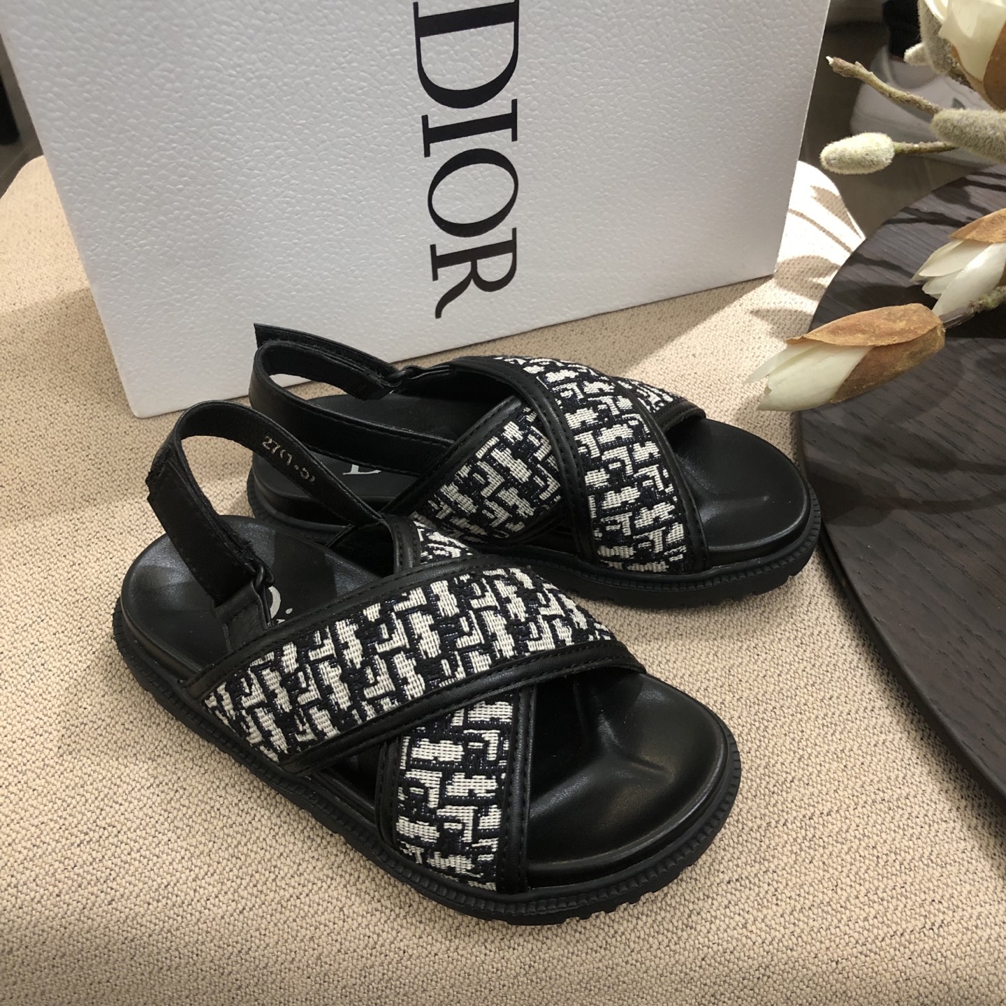 Children's shoes child